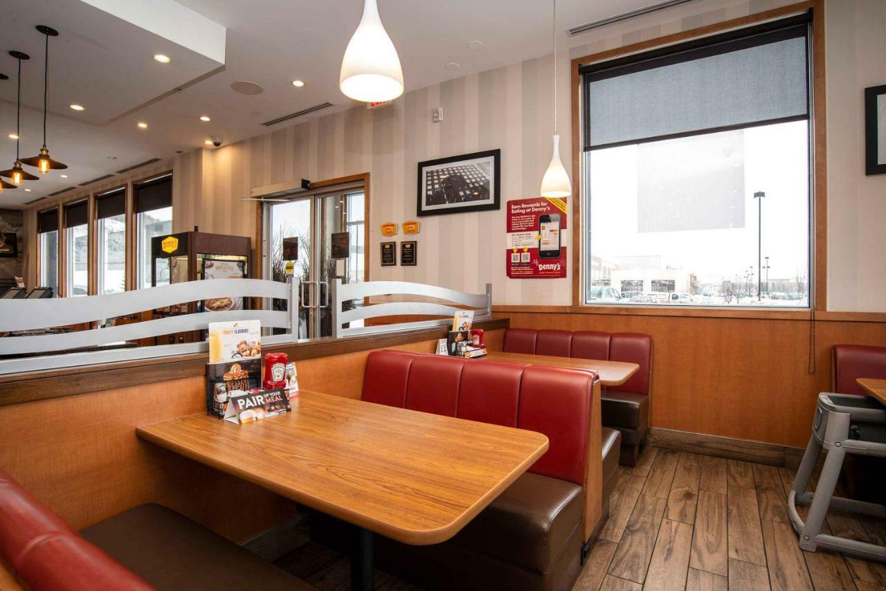 Sandman Hotel & Suites Calgary South Eksteriør bilde